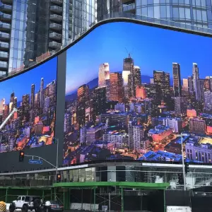 Купить информационные экраны на зданиях: современные решения для рекламы и оповещения
